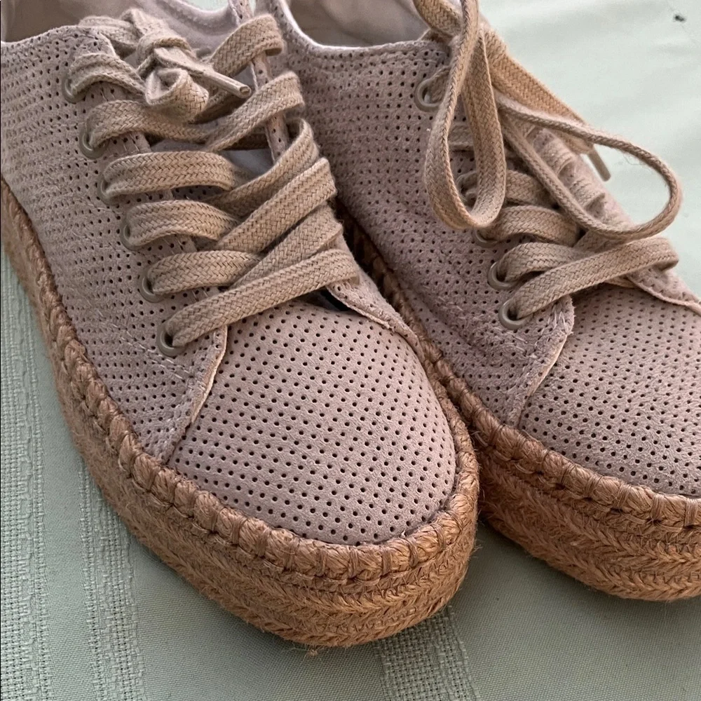 Tretorn stylish tan